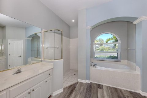 House in Venice, Florida 3 bedrooms, 218.6 sq.m. № 1572057 - photo 21