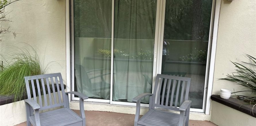 Condominio en Gainesville, Florida, 3 dormitorios № 1879744