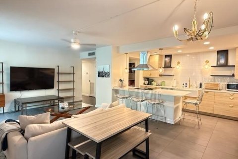 Condominio en venta en Gainesville, Florida, 3 dormitorios, 144.74 m2 № 1879744 - foto 6