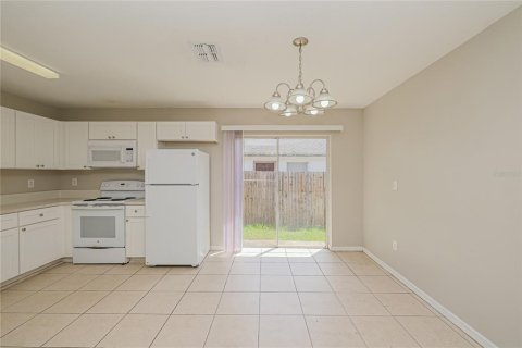 House in Tampa, Florida 3 bedrooms, 111.48 sq.m. № 1913498 - photo 4