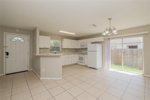 House in Tampa, Florida 3 bedrooms, 111.48 sq.m. № 1913498 - photo 5