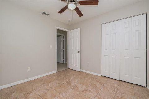House in Tampa, Florida 3 bedrooms, 111.48 sq.m. № 1913498 - photo 11
