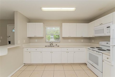 House in Tampa, Florida 3 bedrooms, 111.48 sq.m. № 1913498 - photo 6