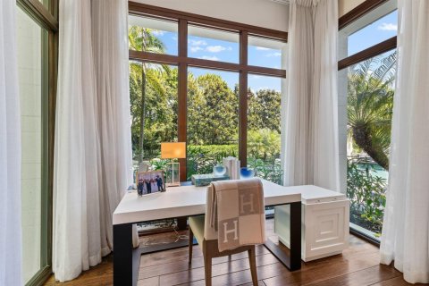 Купить виллу или дом в Юпитер, Флорида 14 комнат, 806.02м2, № 2083334 - фото 23