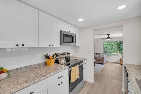 Villa ou maison à vendre à New Port Richey, Floride: 2 chambres, 86.96 m2 № 1517879 - photo 13