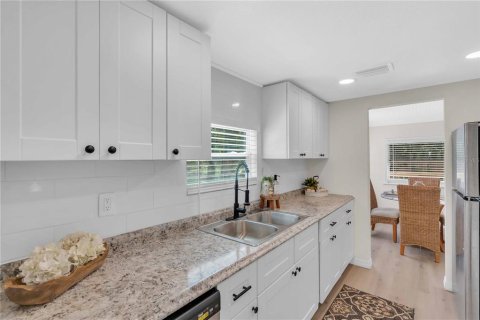 Villa ou maison à vendre à New Port Richey, Floride: 2 chambres, 86.96 m2 № 1517879 - photo 12