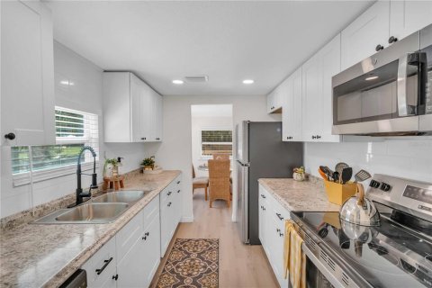 Villa ou maison à vendre à New Port Richey, Floride: 2 chambres, 86.96 m2 № 1517879 - photo 11