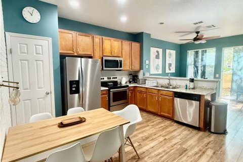 Townhouse in Kissimmee, Florida 3 bedrooms, 126.53 sq.m. № 2210571 - photo 8