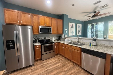Townhouse in Kissimmee, Florida 3 bedrooms, 126.53 sq.m. № 2210571 - photo 11
