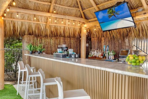 Condo in Sunny Isles Beach, Florida, 1 bedroom  № 2032136