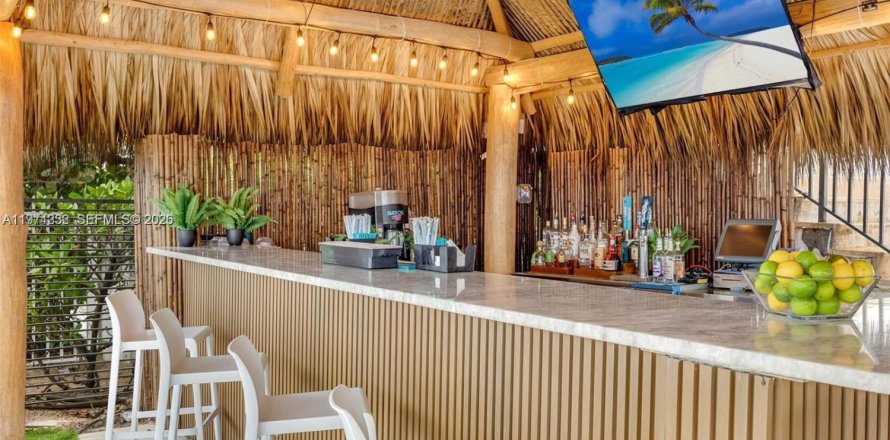 Condo in Sunny Isles Beach, Florida, 1 bedroom № 2032136