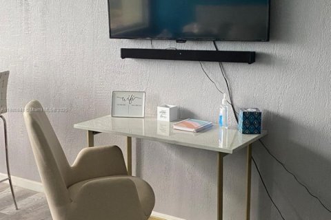 Copropriété à louer à Sunny Isles Beach, Floride: 33.44 m2 № 1977547 - photo 8