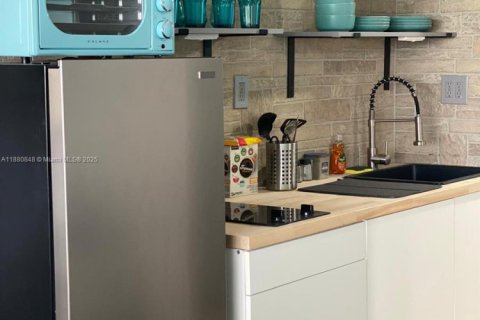 Copropriété à louer à Sunny Isles Beach, Floride: 33.44 m2 № 1977547 - photo 7