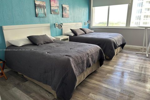 Copropriété à louer à Sunny Isles Beach, Floride: 33.44 m2 № 1977547 - photo 1