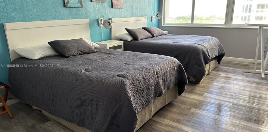 Studio à Condo à Sunny Isles Beach, Floride  № 1977547