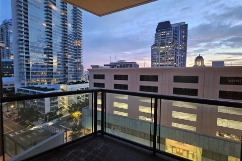 Condo in Saint Petersburg, Florida, 2 bedrooms  № 1883759 - photo 25
