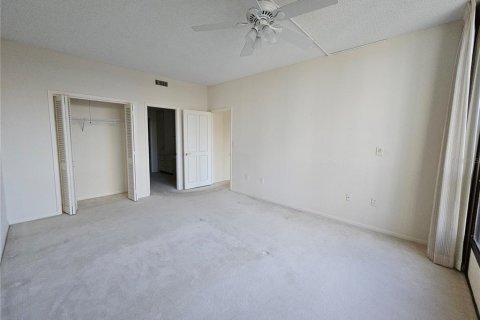 Condo in Saint Petersburg, Florida, 2 bedrooms  № 1883759 - photo 14