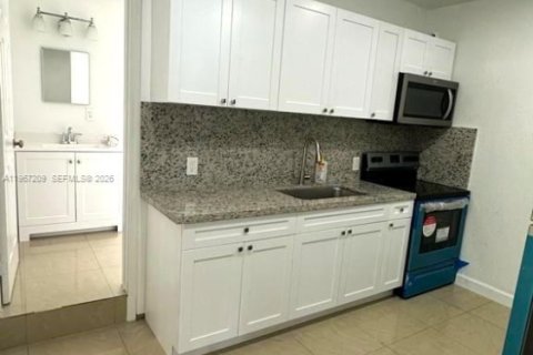 Appartement à louer à Miami, Floride: 2 chambres, 74.32 m2 № 2028485 - photo 3