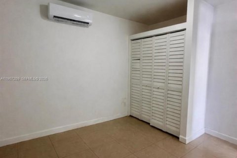 Appartement à louer à Miami, Floride: 2 chambres, 74.32 m2 № 2028485 - photo 12