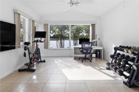 House in Doral, Florida 3 bedrooms, 180.32 sq.m. № 1951582 - photo 19