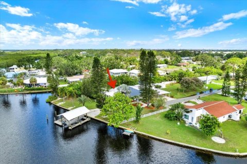 House in Ruskin, Florida 2 bedrooms, 180.23 sq.m. № 1826586 - photo 7