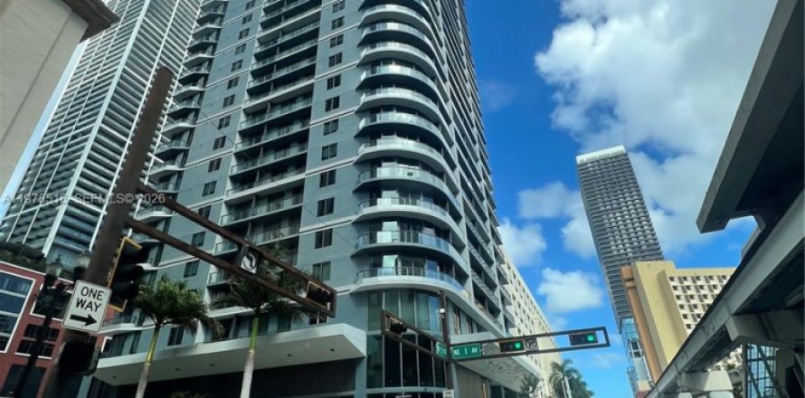 Estudio en el Condominio en Miami, Florida  № 2044428