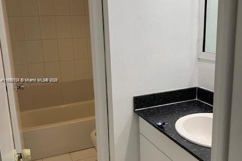 Copropriété à louer à Miami, Floride: 2 chambres, 86.4 m2 № 1946500 - photo 12