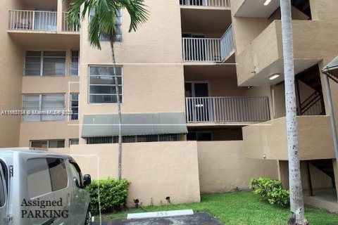 Copropriété à louer à Miami, Floride: 2 chambres, 86.4 m2 № 1946500 - photo 20