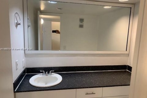 Copropriété à louer à Miami, Floride: 2 chambres, 86.4 m2 № 1946500 - photo 7