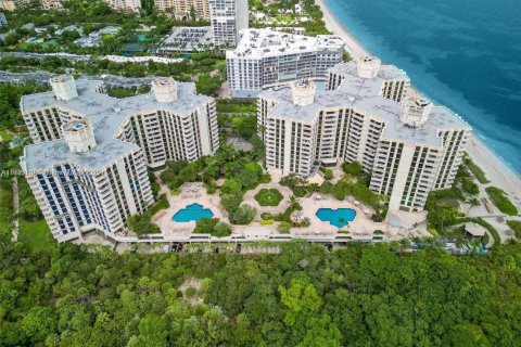 Condo in Key Biscayne, Florida, 2 bedrooms  № 1947231 - photo 16