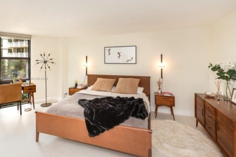 Condo in Key Biscayne, Florida, 2 bedrooms  № 1947231 - photo 14