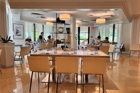 Condo in Key Biscayne, Florida, 2 bedrooms  № 1947231 - photo 23