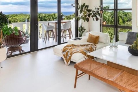 Condo in Key Biscayne, Florida, 2 bedrooms  № 1947231 - photo 1
