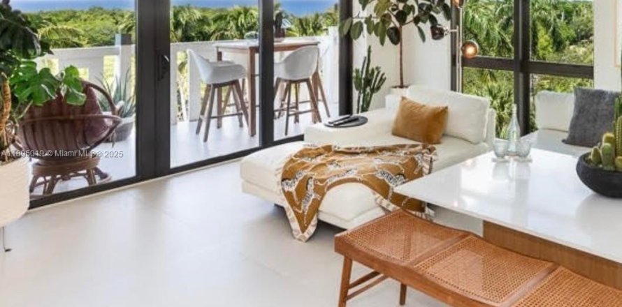 Condo in Key Biscayne, Florida, 2 bedrooms  № 1947231