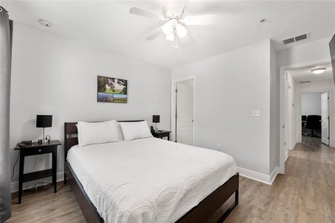 Condominio en venta en Gainesville, Florida, 2 dormitorios, 100.24 m2 № 2092816 - foto 28
