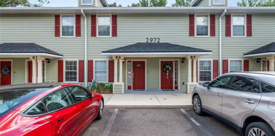 Condominio en Gainesville, Florida, 2 dormitorios № 2092816