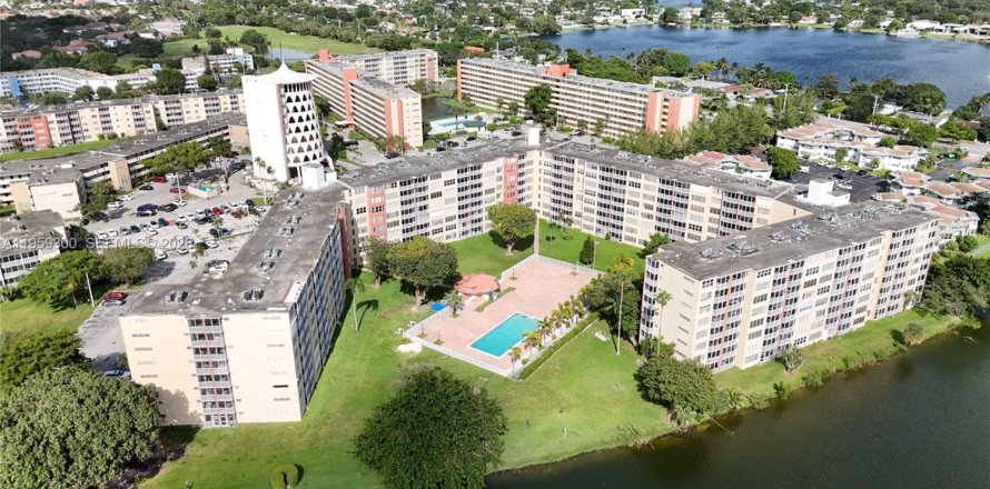 Condominio en Miami, Florida, 1 dormitorio  № 2019945