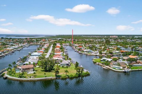 Купить виллу или дом в Нью-Порт-Ричи, Флорида 8 комнат, 125.51м2, № 1876139 - фото 18