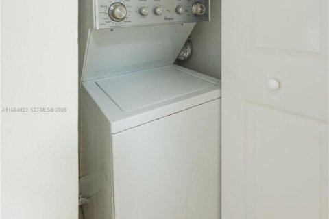 Купить кондоминиум в Майами, Флорида 1 спальня, 72.28м2, № 2027444 - фото 9