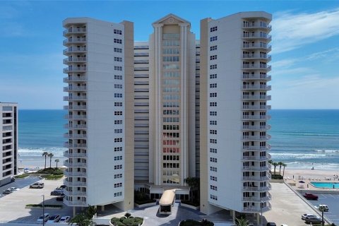 Condo in Daytona Beach Shores, Florida, 2 bedrooms № 2200088