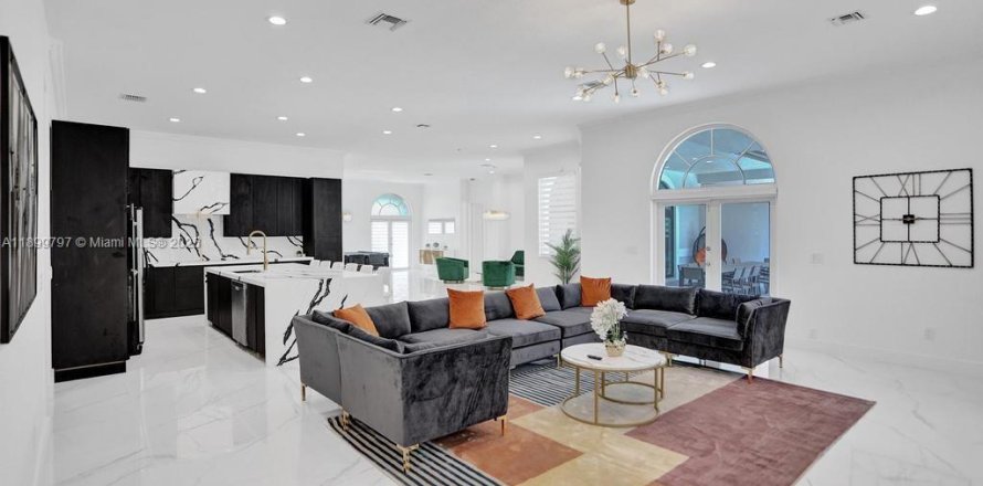 House in Davie, Florida 9 bedrooms, 462.56 sq.m. № 2013057