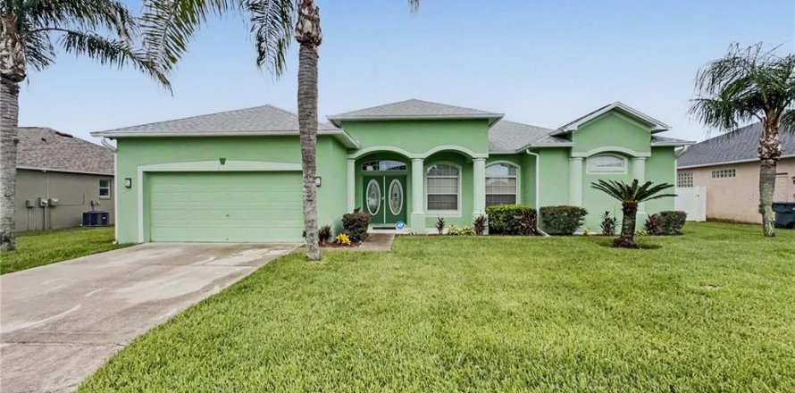 House in Lakeland, Florida 3 bedrooms, 191.1 sq.m. № 2209423