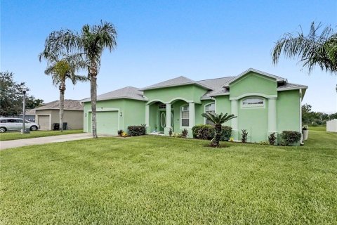 House in Lakeland, Florida 3 bedrooms, 191.1 sq.m. № 2209423 - photo 2