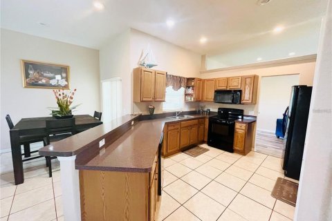 House in Lakeland, Florida 3 bedrooms, 191.1 sq.m. № 2209423 - photo 7