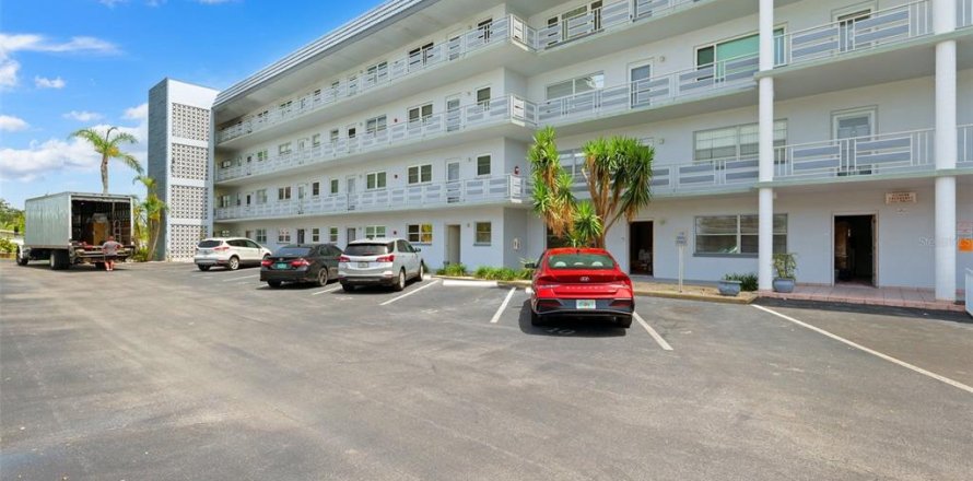 Condo in Gulfport, Florida, 1 bedroom  № 1782234