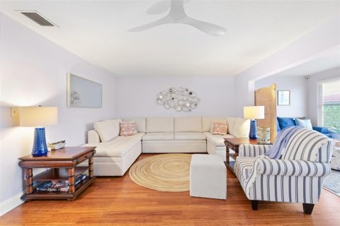 Condo in Gulfport, Florida, 1 bedroom  № 1782234 - photo 9