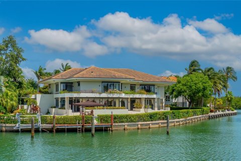 House in Key Biscayne, Florida 8 bedrooms, 850.89 sq.m. № 2339905 - photo 2