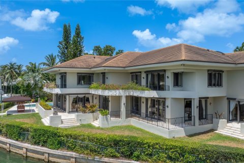 House in Key Biscayne, Florida 8 bedrooms, 850.89 sq.m. № 2339905 - photo 10