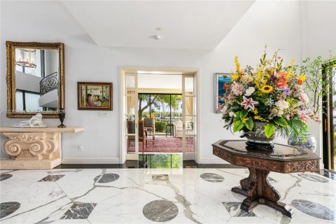 House in Key Biscayne, Florida 8 bedrooms, 850.89 sq.m. № 2339905 - photo 21