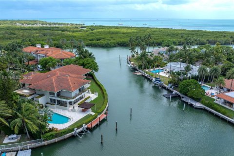 House in Key Biscayne, Florida 8 bedrooms, 850.89 sq.m. № 2339905 - photo 3